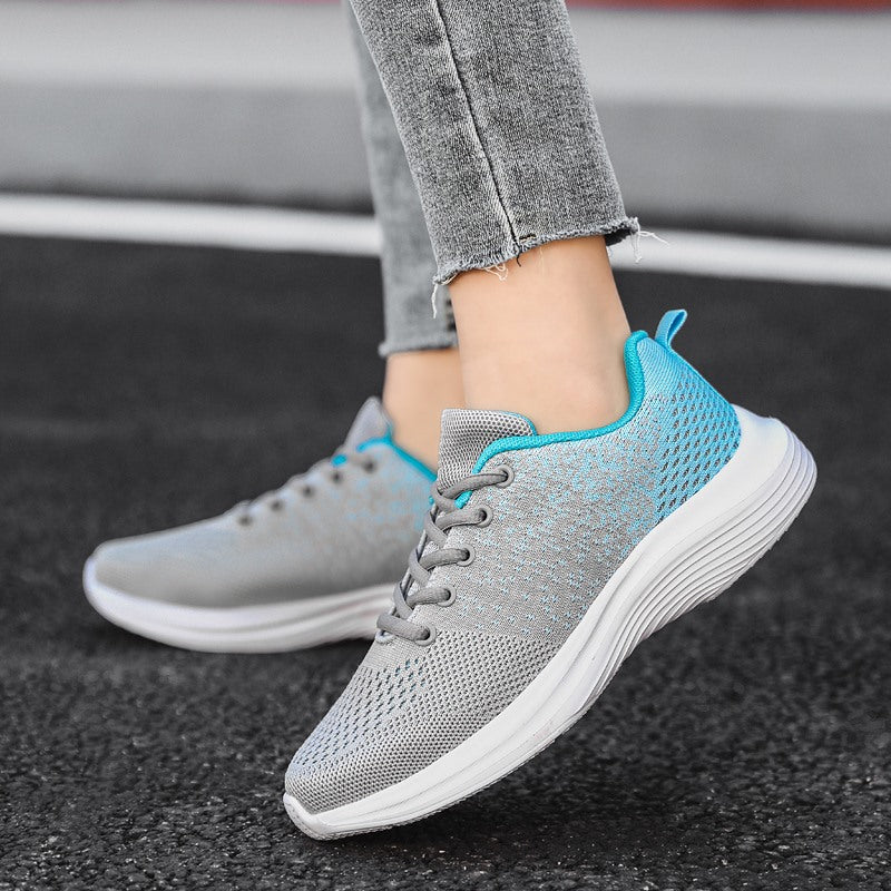 Casual light sports shoes